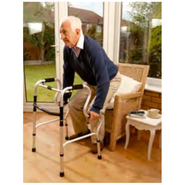 Andadeira articulada com ajuda para levantar - Ref.ª 826085